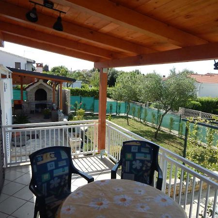 Apartman Duje Petrcane Exterior foto