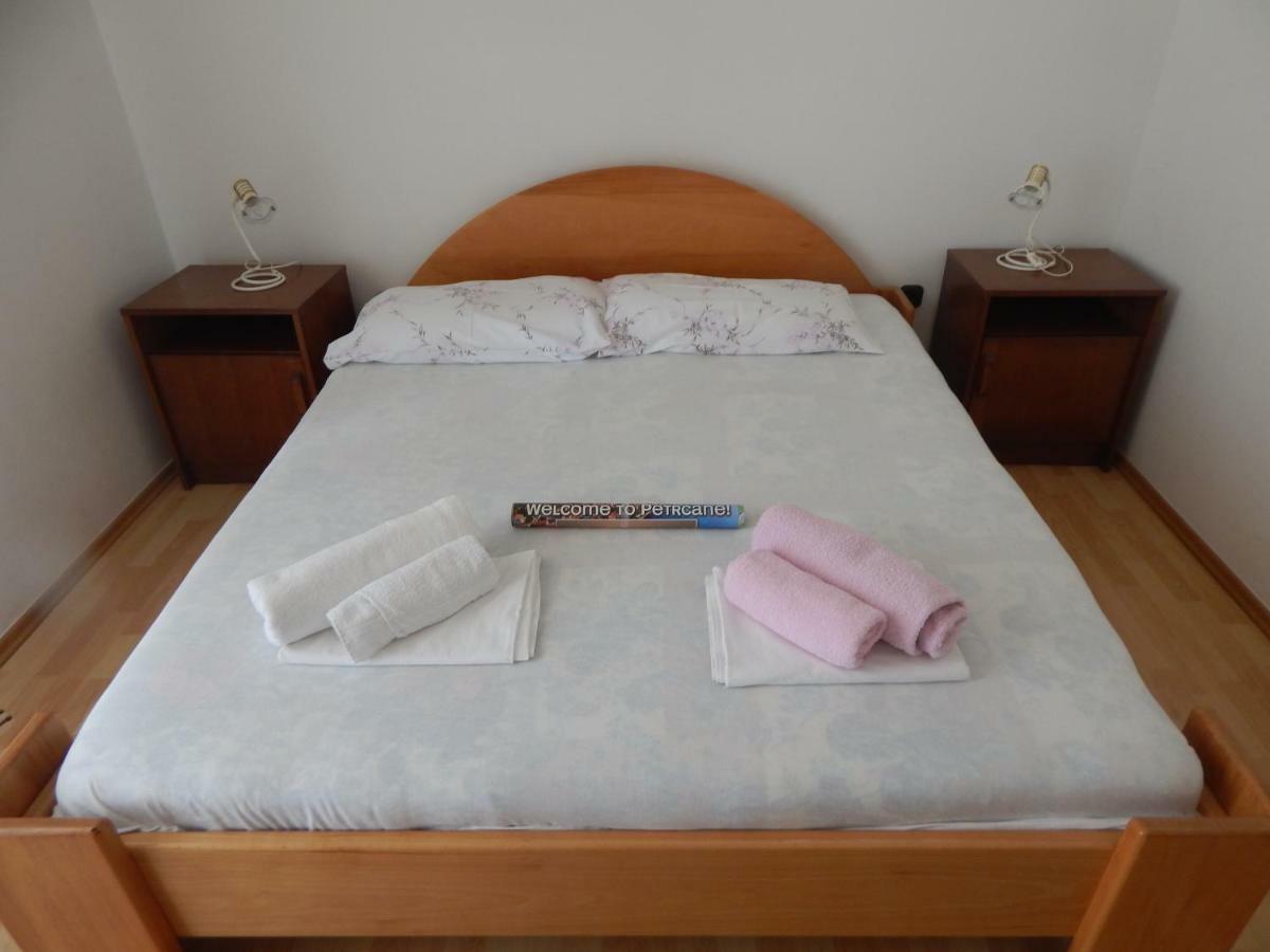 Apartman Duje Petrcane Exterior foto