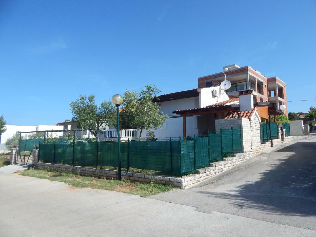Apartman Duje Petrcane Exterior foto