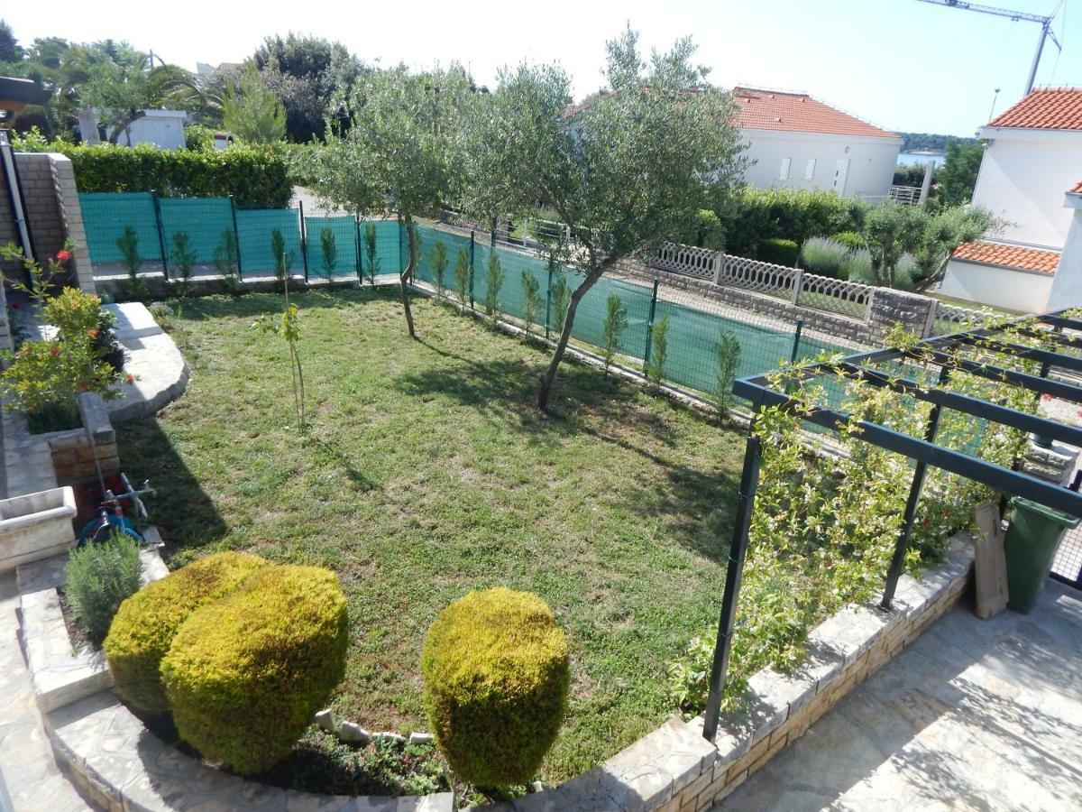Apartman Duje Petrcane Exterior foto