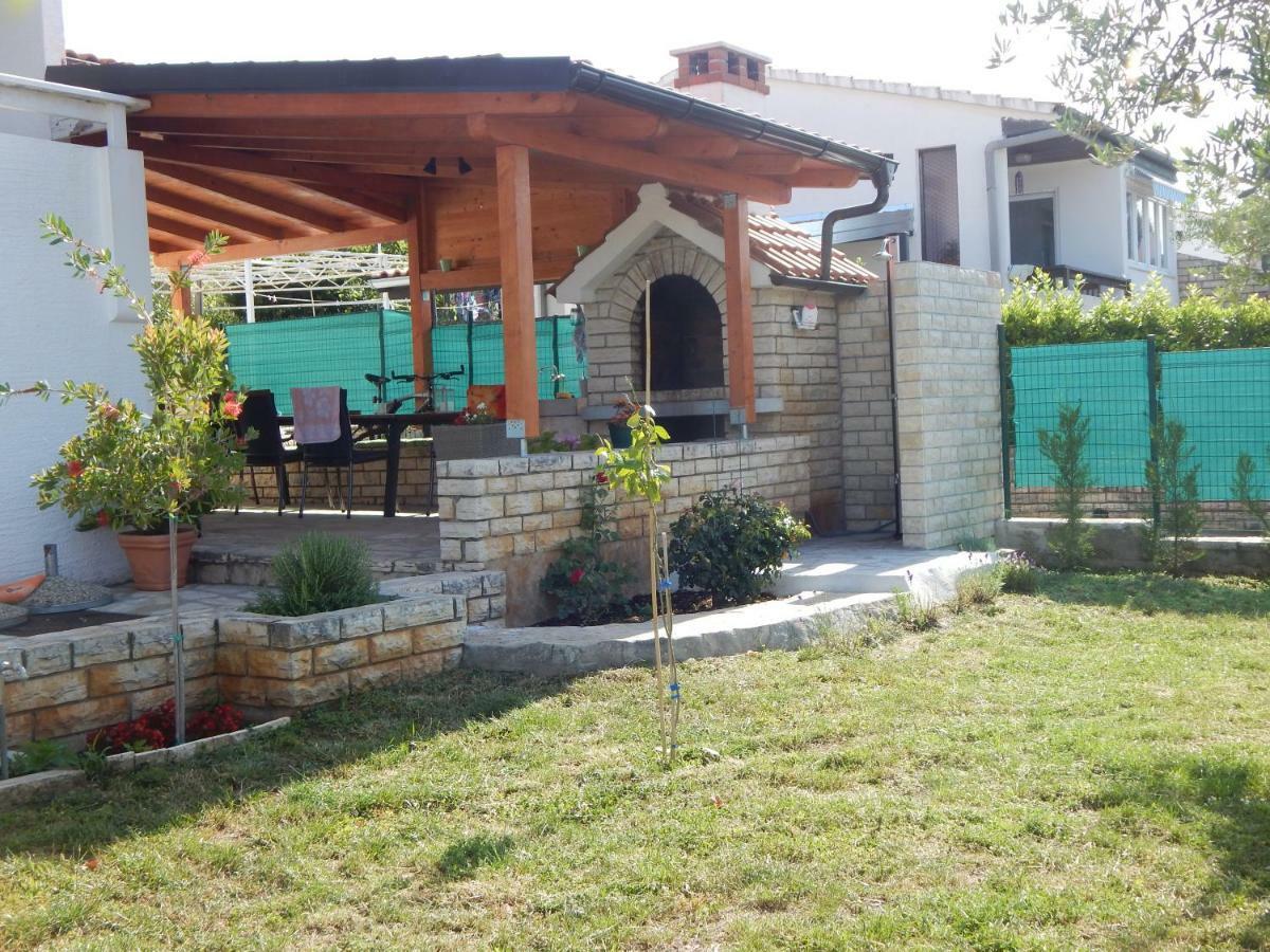 Apartman Duje Petrcane Exterior foto