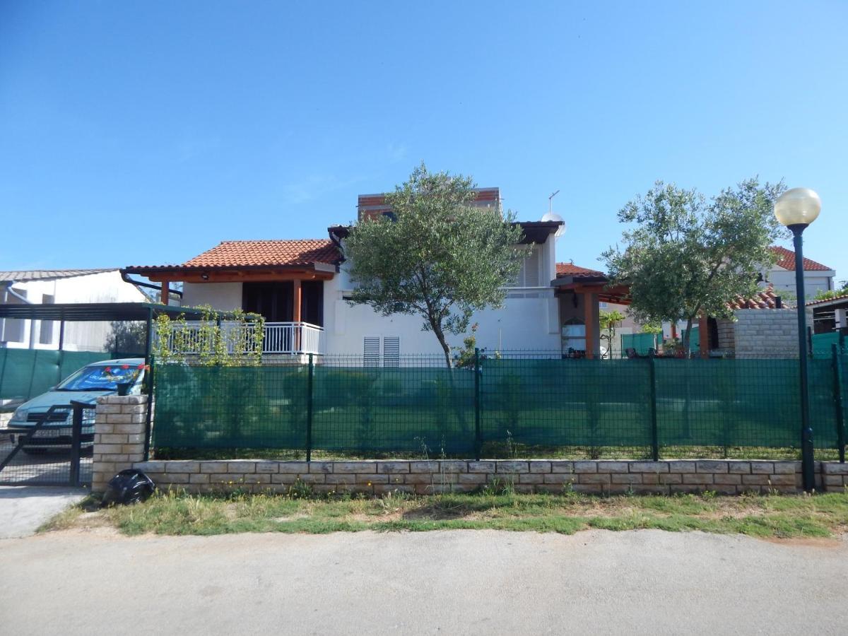 Apartman Duje Petrcane Exterior foto